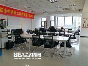 南京常府街地铁口凤凰和睿大厦写字楼出租，业主直租，家具齐全，拎包入驻